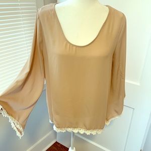 Umgee size medium tan shirt 3/4 flare sleeve blous
